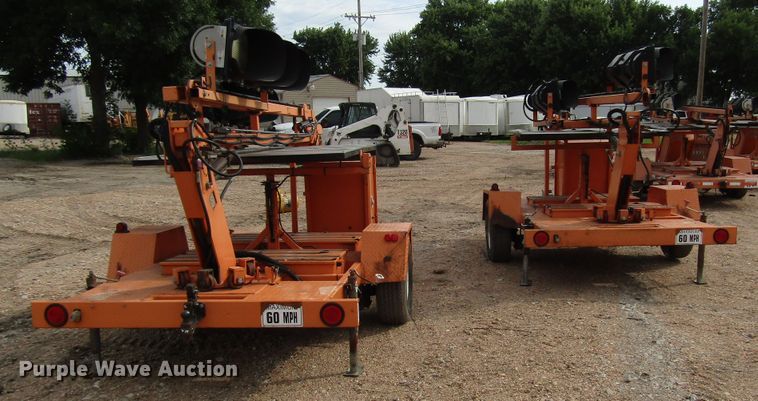 image for item FO9336 (2) 2006 Vermac traffic signal trailers