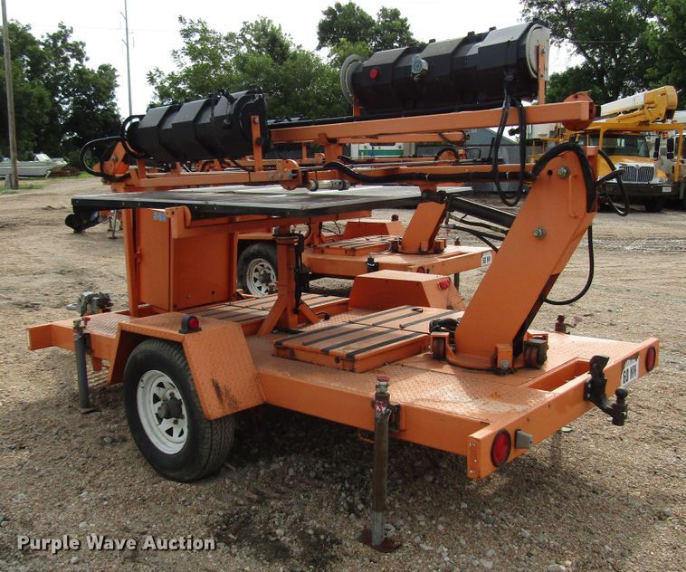 image for item FO9336 (2) 2006 Vermac traffic signal trailers