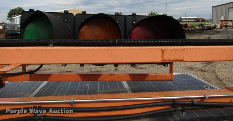 image for item FO9336 (2) 2006 Vermac traffic signal trailers