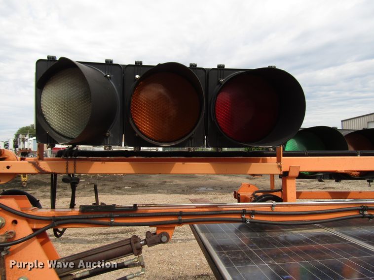 image for item FO9336 (2) 2006 Vermac traffic signal trailers