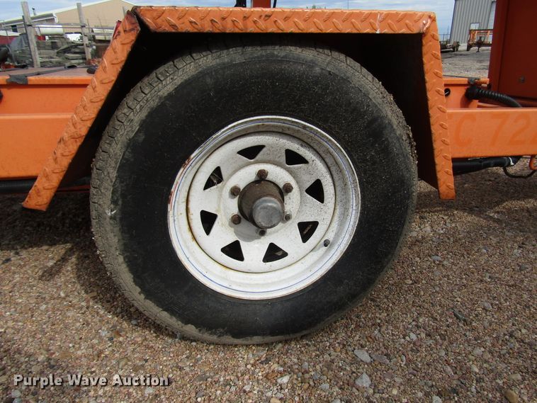 image for item FO9336 (2) 2006 Vermac traffic signal trailers