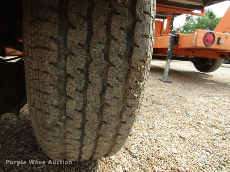 image for item FO9336 (2) 2006 Vermac traffic signal trailers