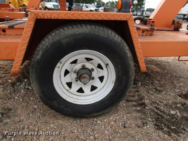 image for item FO9336 (2) 2006 Vermac traffic signal trailers