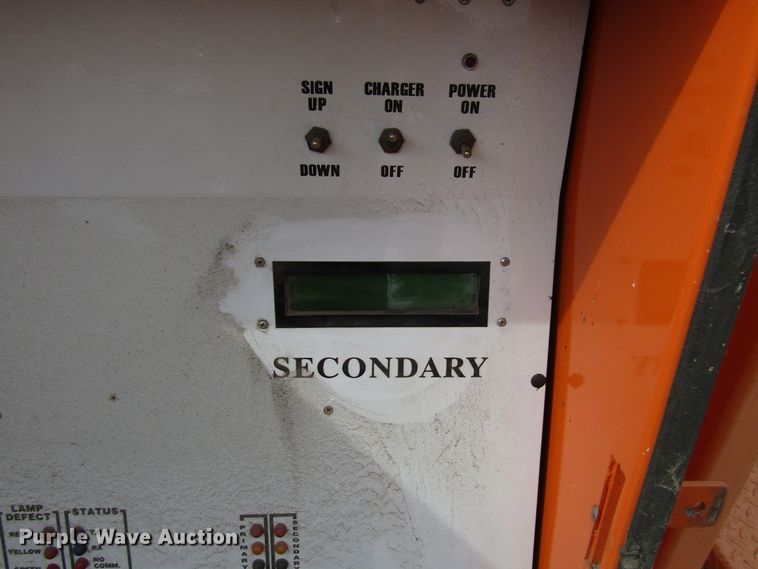 image for item FO9336 (2) 2006 Vermac traffic signal trailers