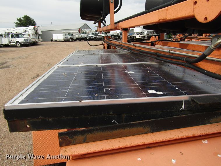 image for item FO9336 (2) 2006 Vermac traffic signal trailers