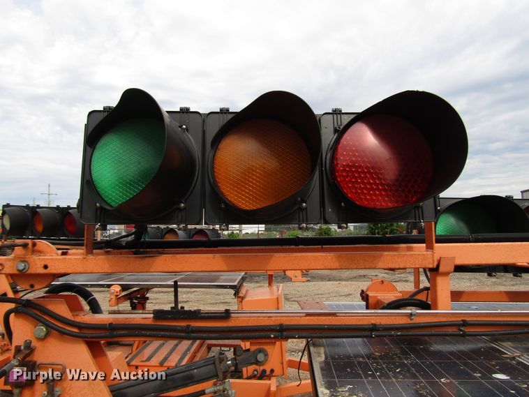 image for item FO9336 (2) 2006 Vermac traffic signal trailers