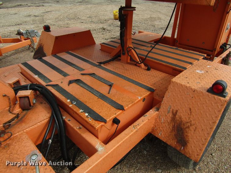 image for item FO9336 (2) 2006 Vermac traffic signal trailers