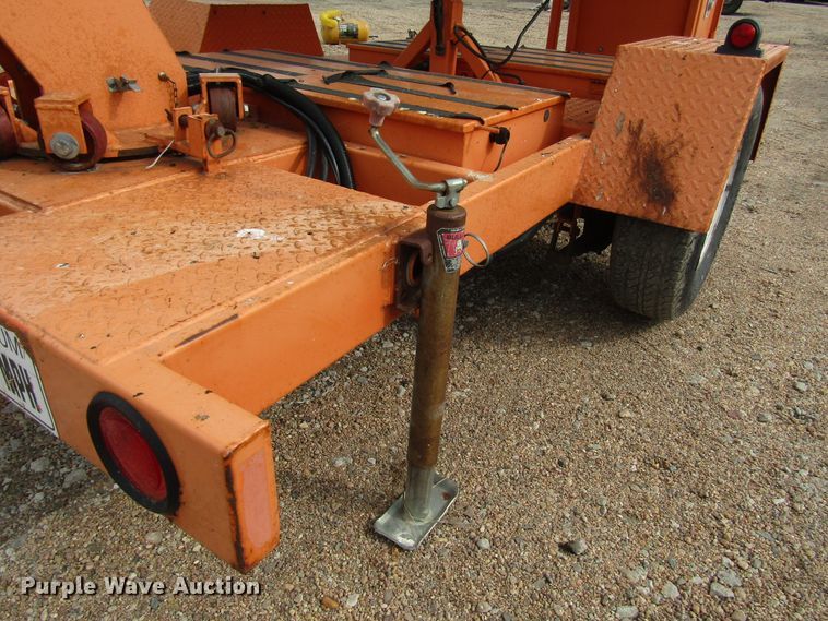 image for item FO9336 (2) 2006 Vermac traffic signal trailers