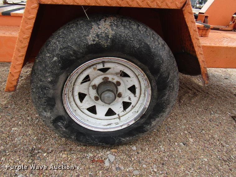 image for item FO9336 (2) 2006 Vermac traffic signal trailers