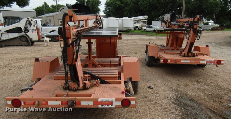 image for item FO9337 (2) 2004 Vermac traffic signal trailers