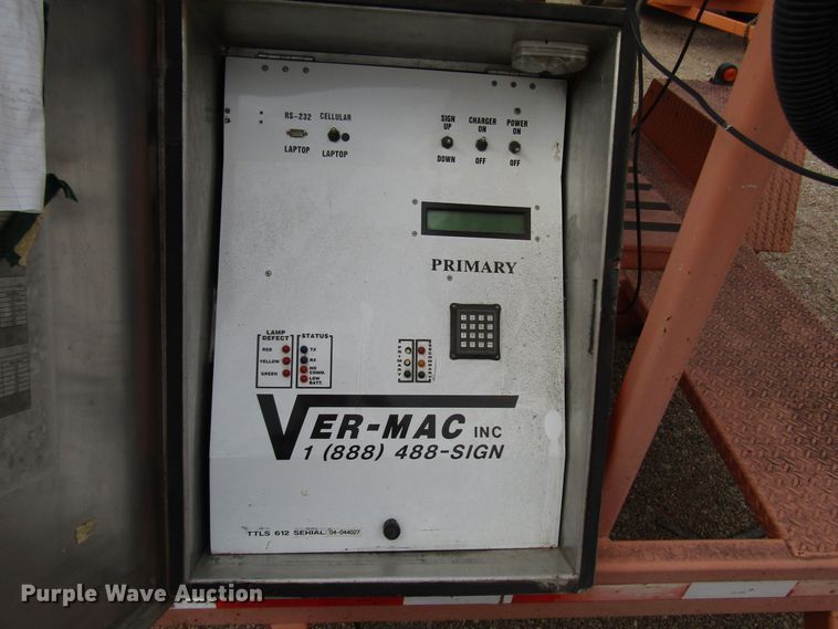 image for item FO9337 (2) 2004 Vermac traffic signal trailers