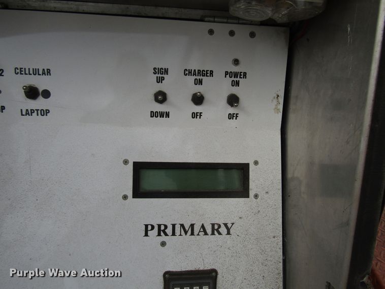 image for item FO9337 (2) 2004 Vermac traffic signal trailers