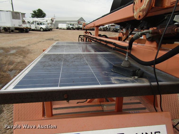 image for item FO9337 (2) 2004 Vermac traffic signal trailers