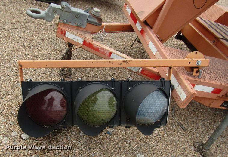 image for item FO9337 (2) 2004 Vermac traffic signal trailers