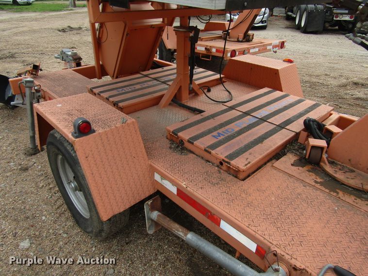 image for item FO9337 (2) 2004 Vermac traffic signal trailers