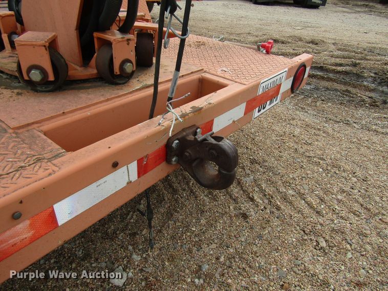 image for item FO9337 (2) 2004 Vermac traffic signal trailers