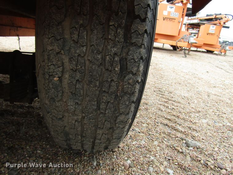 image for item FO9337 (2) 2004 Vermac traffic signal trailers