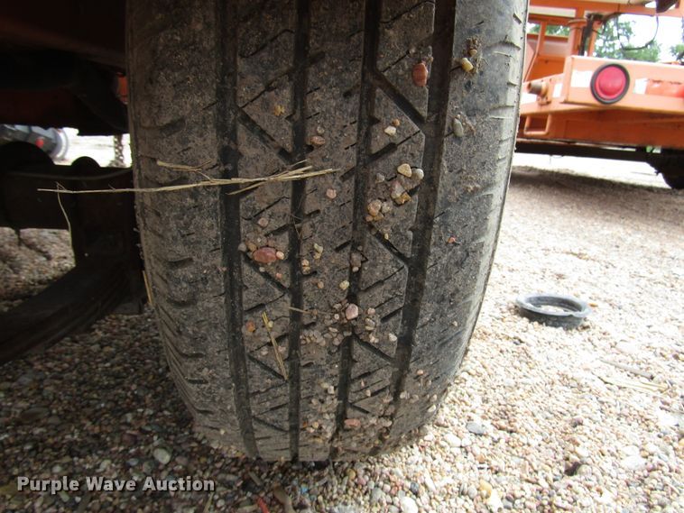 image for item FO9337 (2) 2004 Vermac traffic signal trailers