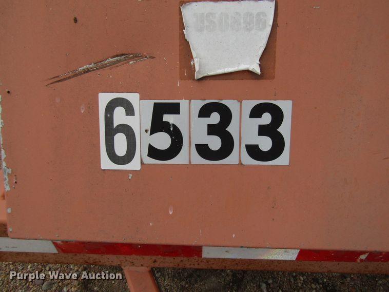 image for item FO9337 (2) 2004 Vermac traffic signal trailers