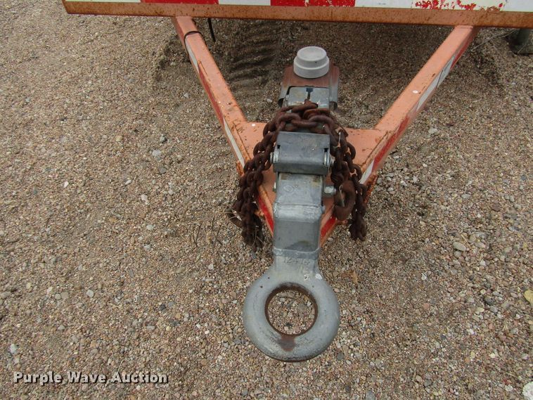 image for item FO9337 (2) 2004 Vermac traffic signal trailers