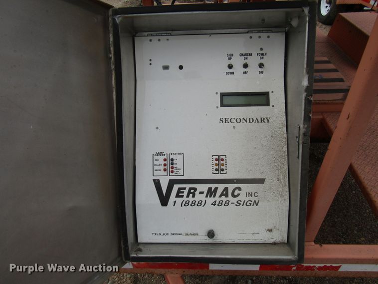 image for item FO9337 (2) 2004 Vermac traffic signal trailers