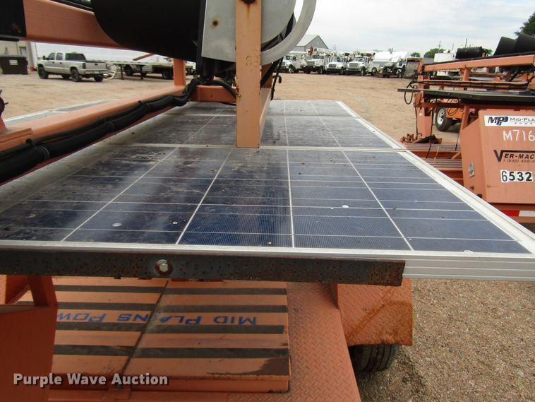 image for item FO9337 (2) 2004 Vermac traffic signal trailers