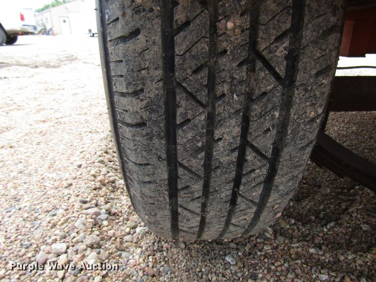 image for item FO9337 (2) 2004 Vermac traffic signal trailers