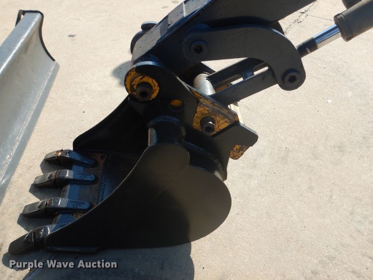 image for item FT9413 2014 John Deere 27D mini excavator