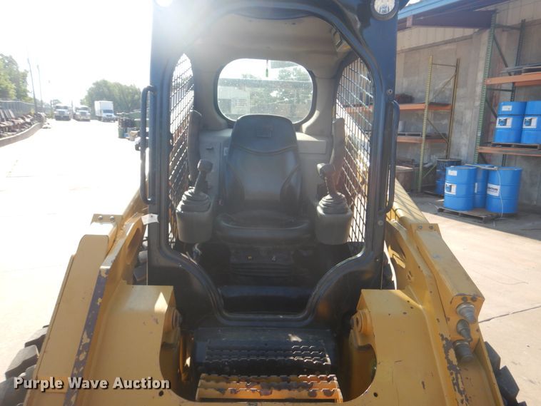 image for item FT9415 2014 Caterpillar 262D skid steer