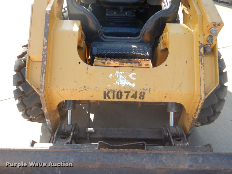 image for item FT9415 2014 Caterpillar 262D skid steer
