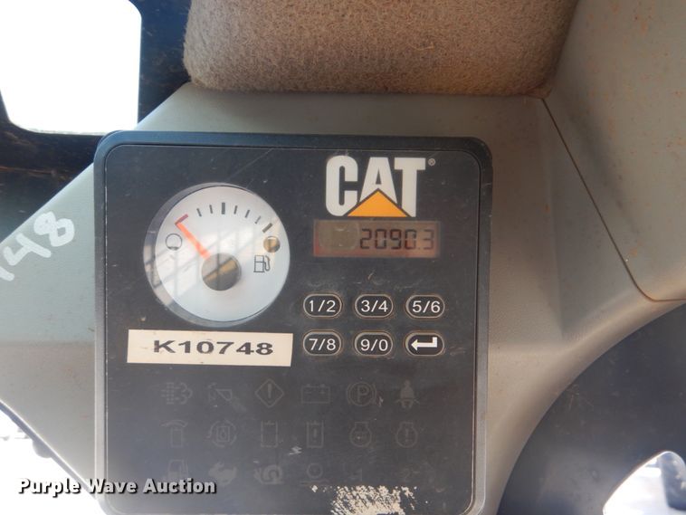 image for item FT9415 2014 Caterpillar 262D skid steer