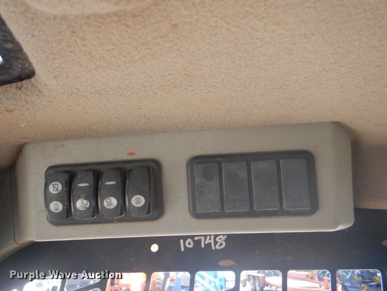 image for item FT9415 2014 Caterpillar 262D skid steer