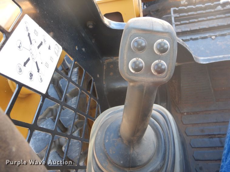 image for item FT9415 2014 Caterpillar 262D skid steer