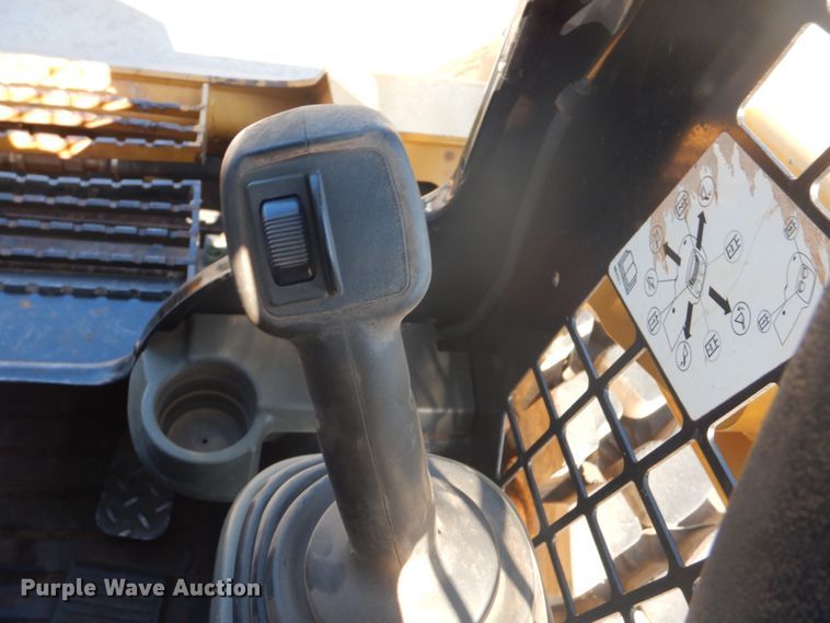 image for item FT9415 2014 Caterpillar 262D skid steer