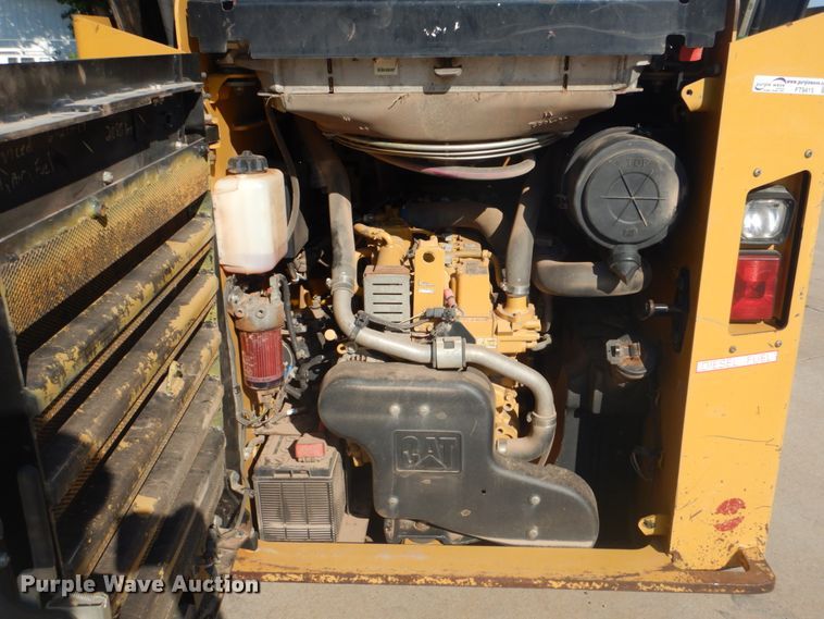 image for item FT9415 2014 Caterpillar 262D skid steer