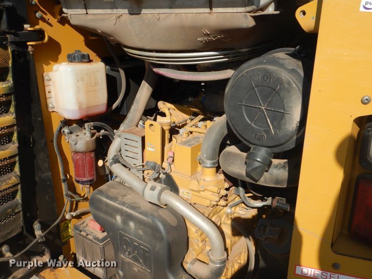 image for item FT9415 2014 Caterpillar 262D skid steer