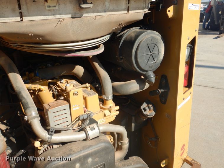image for item FT9415 2014 Caterpillar 262D skid steer