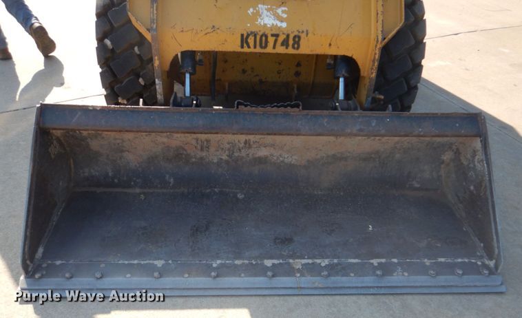 image for item FT9415 2014 Caterpillar 262D skid steer