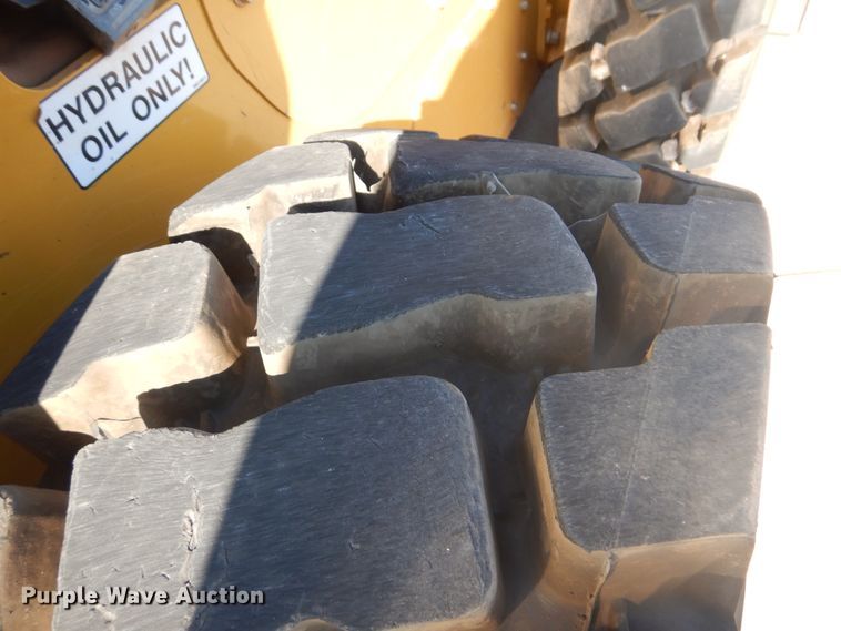 image for item FT9415 2014 Caterpillar 262D skid steer