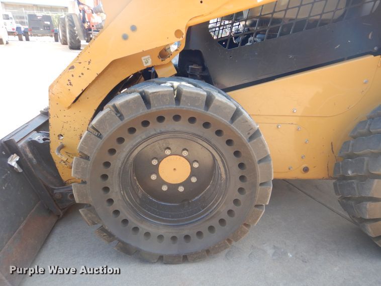 image for item FT9415 2014 Caterpillar 262D skid steer