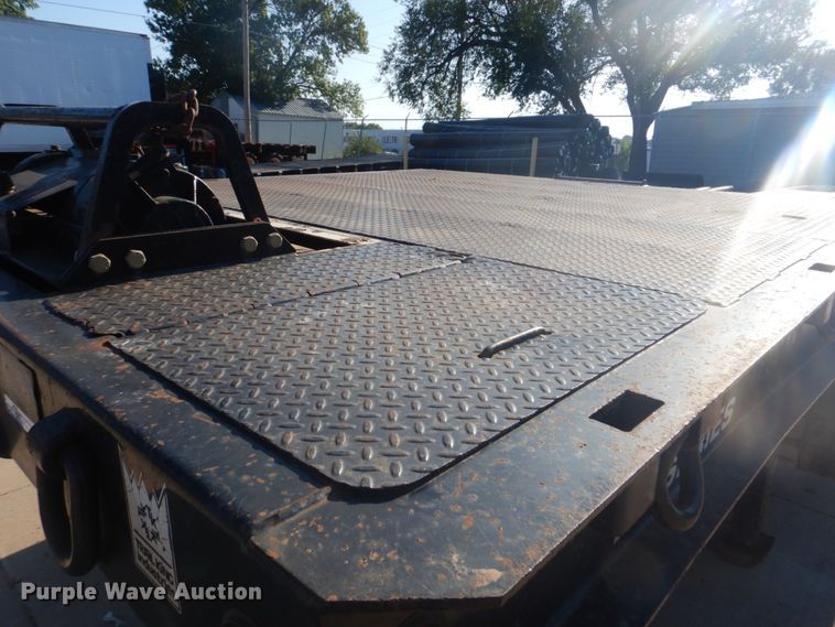 image for item FT9418 2005 Trail King TK70HT482 drop deck equipment trailer