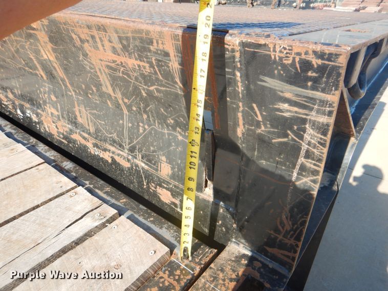 image for item FT9418 2005 Trail King TK70HT482 drop deck equipment trailer