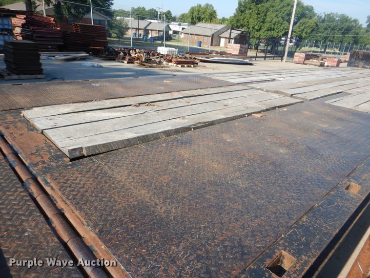 image for item FT9418 2005 Trail King TK70HT482 drop deck equipment trailer