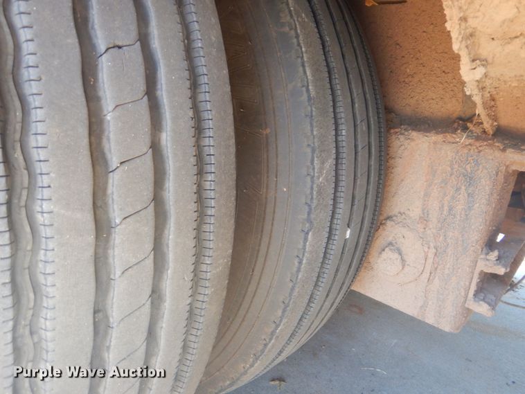 image for item FT9418 2005 Trail King TK70HT482 drop deck equipment trailer