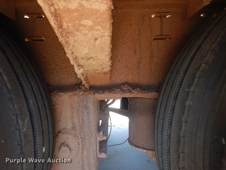 image for item FT9418 2005 Trail King TK70HT482 drop deck equipment trailer