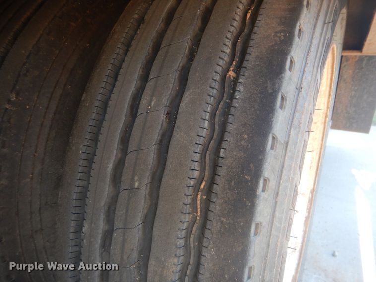 image for item FT9418 2005 Trail King TK70HT482 drop deck equipment trailer