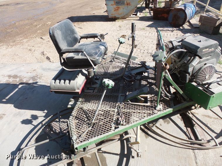 image for item FU9253 Arrow Master CH745S power trowel