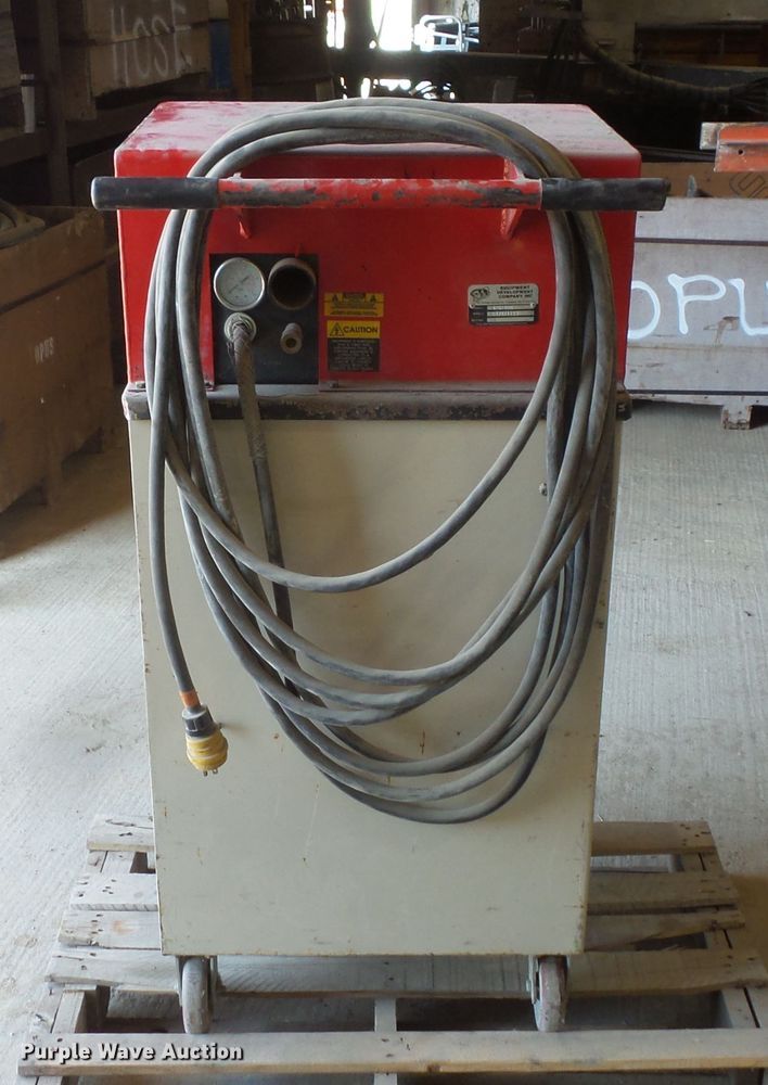 image for item FU9255 Edco VAC-100 vacuum