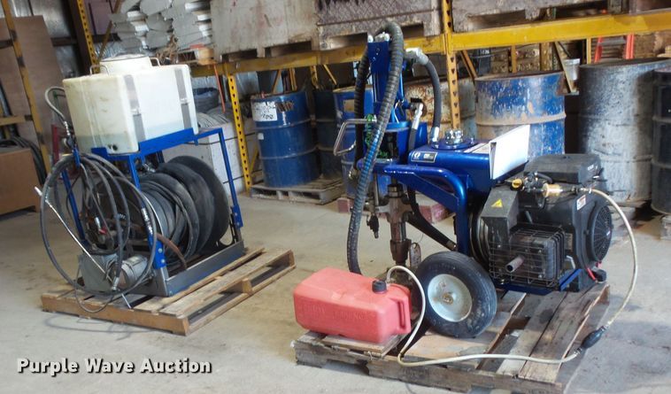 image for item FU9258 Graco GH733 sprayer