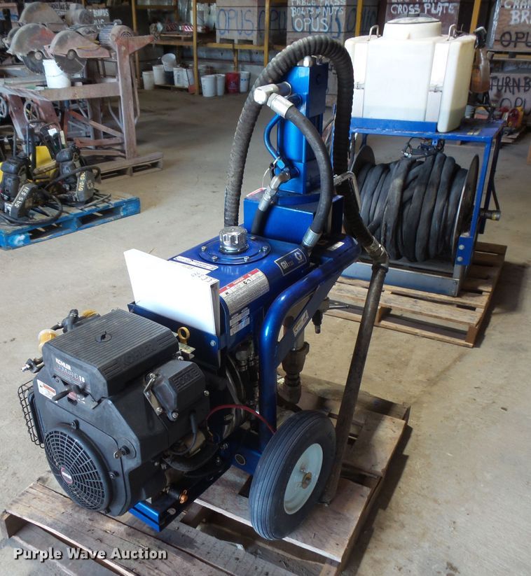 image for item FU9258 Graco GH733 sprayer